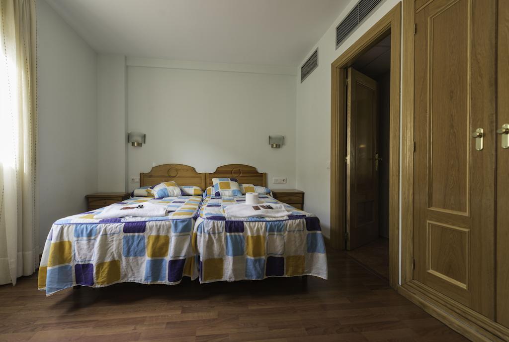 Hostal Restaurante La Pineda Эль-Барко-де-Авила Номер фото