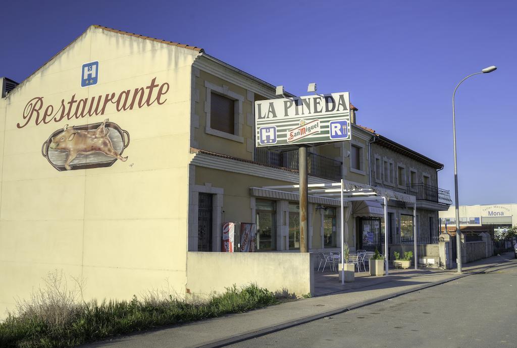 Hostal Restaurante La Pineda Эль-Барко-де-Авила Экстерьер фото