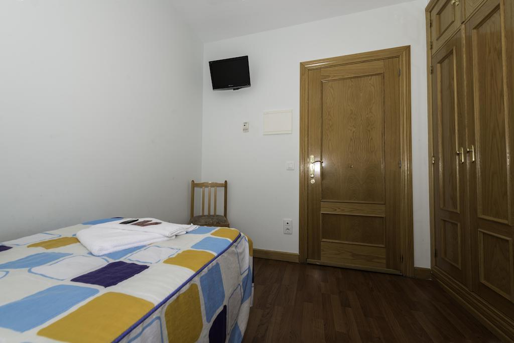 Hostal Restaurante La Pineda Эль-Барко-де-Авила Номер фото